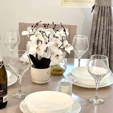 Shell Hom Appartement Golem (Tirana)