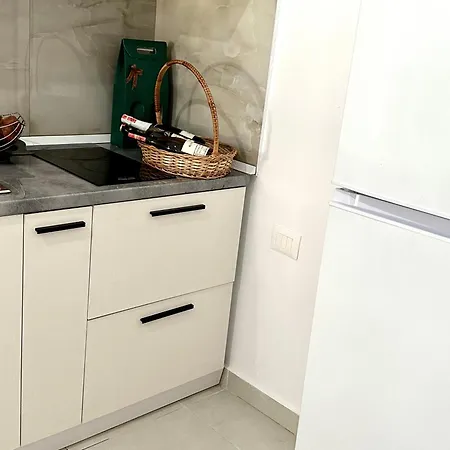 Shell Hom Golem (Tirana)